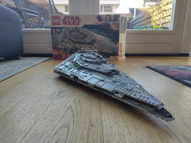 Als star wars fan wilde ik natuurlijk de supreme leader Snoke zijn! En met dit lego pakket is dat een begin.