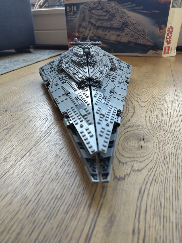 Als star wars fan wilde ik natuurlijk de supreme leader Snoke zijn! En met dit lego pakket is dat een begin.